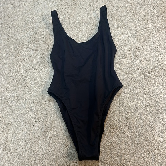 NWT Skims Black Scoop Neck One Piece Small or Medium - Picture 4 of 6